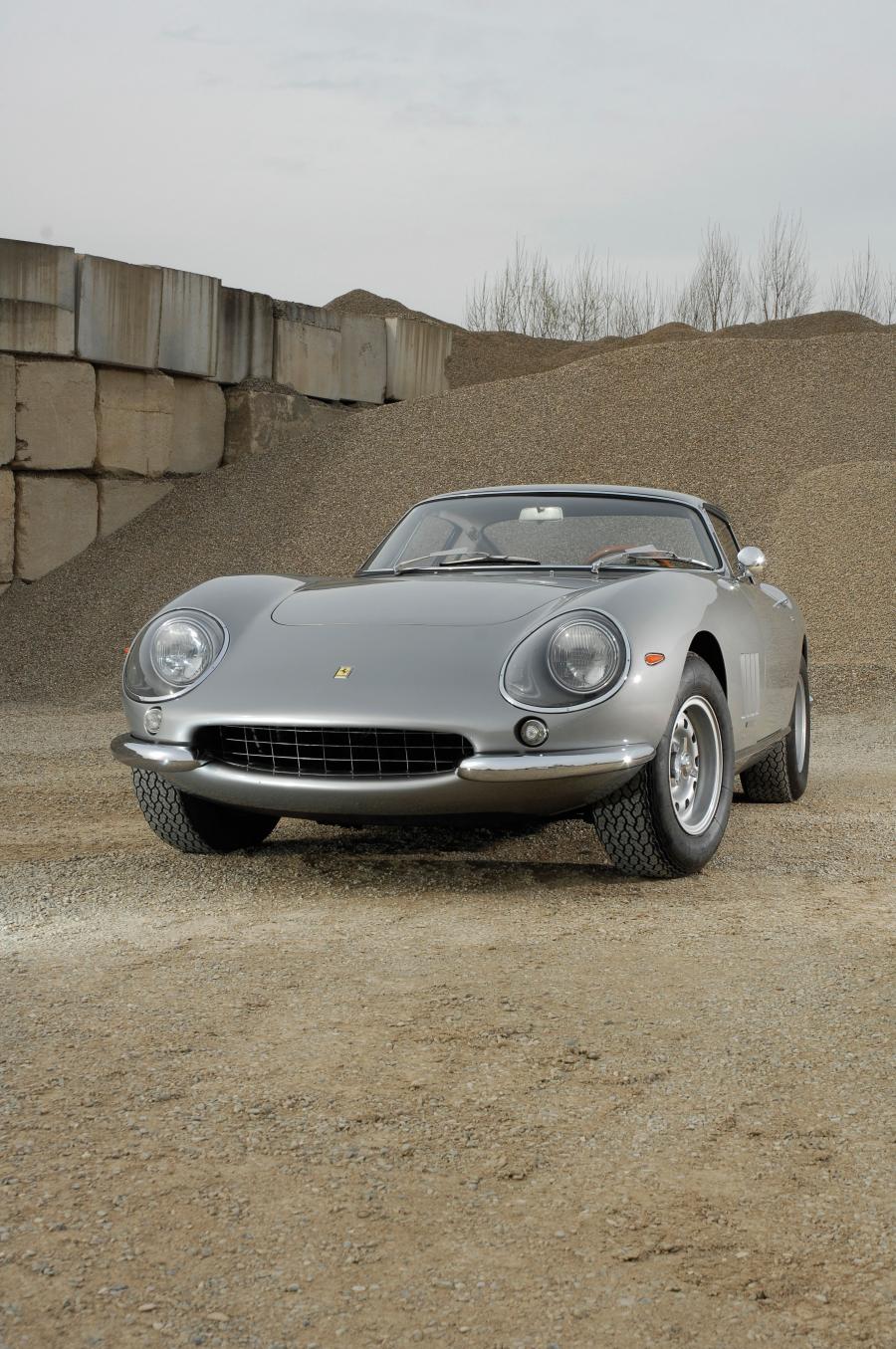  Ferrari 275 GTB 6C 1966 года  (фото 6 из 8)